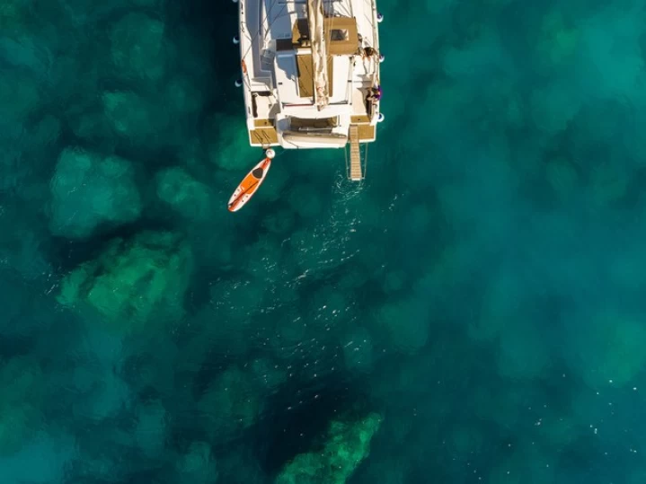 Wynajem Katamaran Bali z patentem 