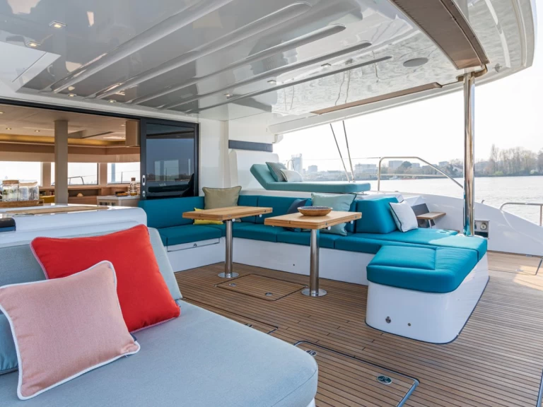 Wynajmij Lagoon Lagoon 55 w Alimos