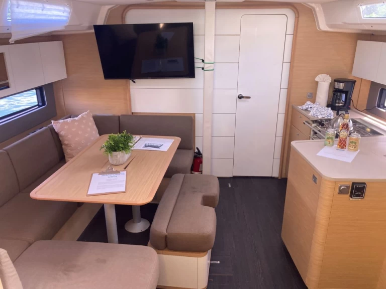 Wynajem Żaglowiec Dufour z patentem 