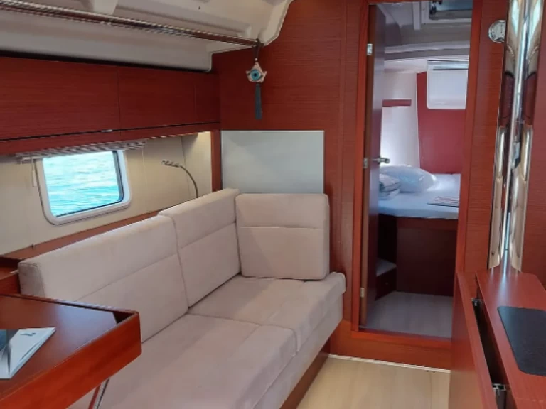 Wynajmij Hanse Hanse 418 w Lavrio