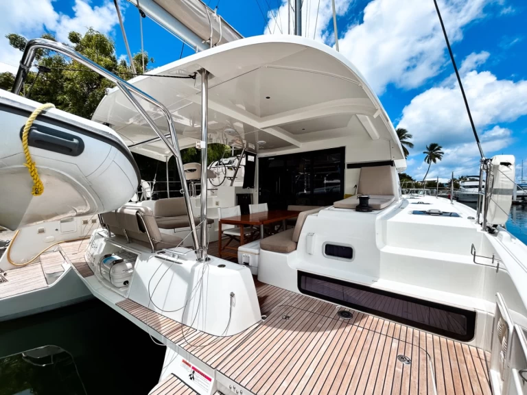 Wynajmij Katamaran z lub bez skippera Lagoon w Road Town