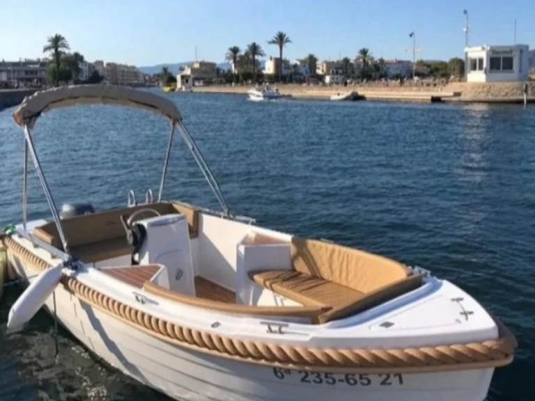 Wynajmij Silver Yacht Silver yacht 4'95 w Sant Antoni de Portmany