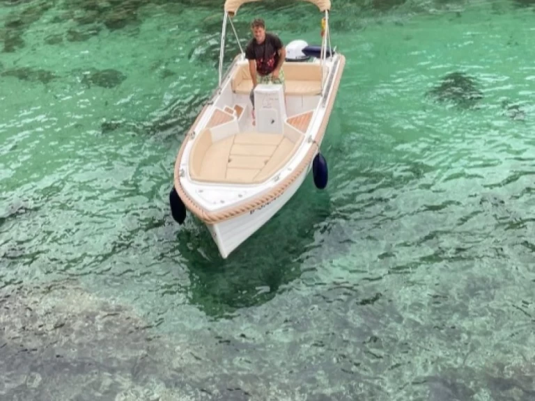 Wynajem Motorówka w Sant Antoni de Portmany - Silver Yacht Silver yacht 4'95