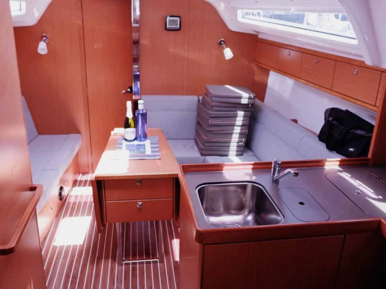 Wynajmij Żaglowiec z lub bez skippera Bavaria w Golfo Aranci