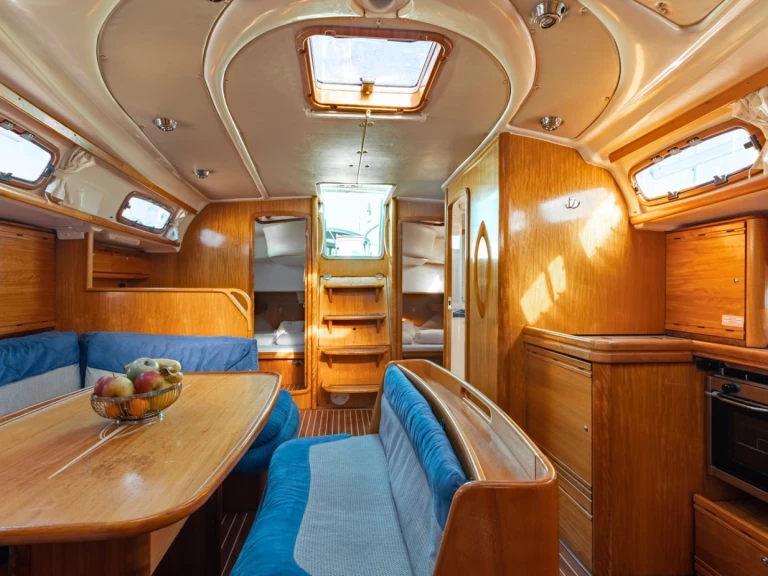 Bavaria Cruiser 46 między profesjonalistami a osobami prywatnymi w Punat