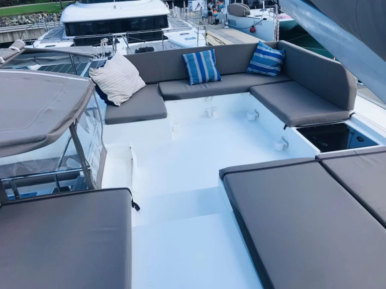 Fountaine Pajot DEVINE SAILING między profesjonalistami a osobami prywatnymi w Brytyjskie Wyspy Dziewicze