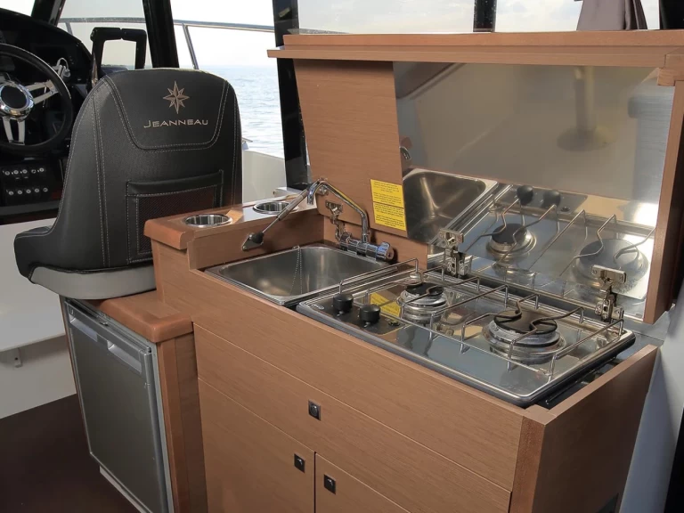 Wynajem Motorówka w Biograd na Moru - Jeanneau Merry Fisher 895