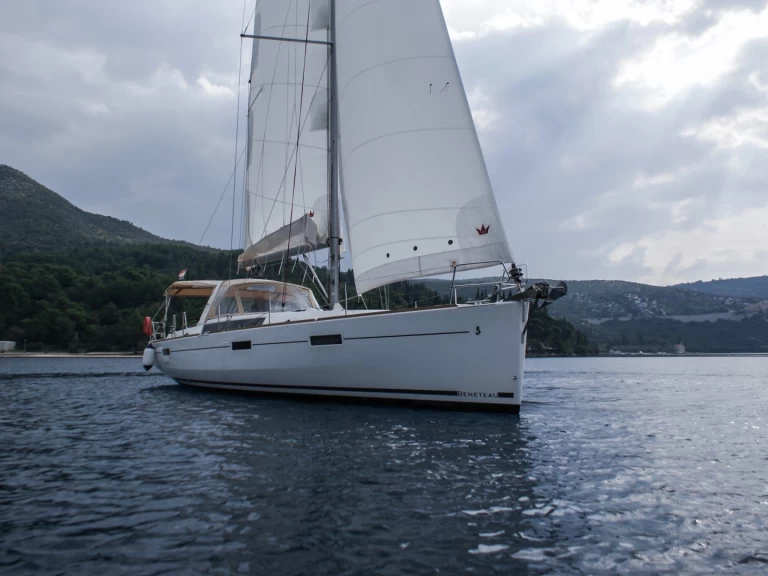 Wynajmij Bénéteau Oceanis 45 w Tivat