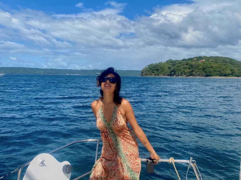 Performance Cruising Gemini 105M między profesjonalistami a osobami prywatnymi w Playa Hermosa