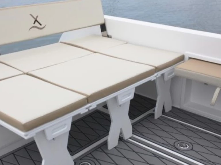 Wynajem Motorówka Astilux z patentem 