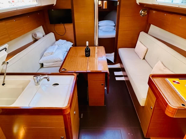 Dufour Dufour 360 Grand Large między profesjonalistami a osobami prywatnymi w Primosten