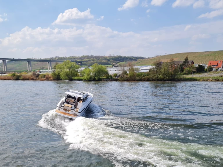 Wynajem łodzi Trogir tanio Bavaria SR41