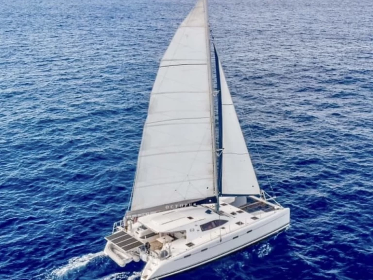 Nautitech Nautitech 47 między profesjonalistami a osobami prywatnymi w Uturoa