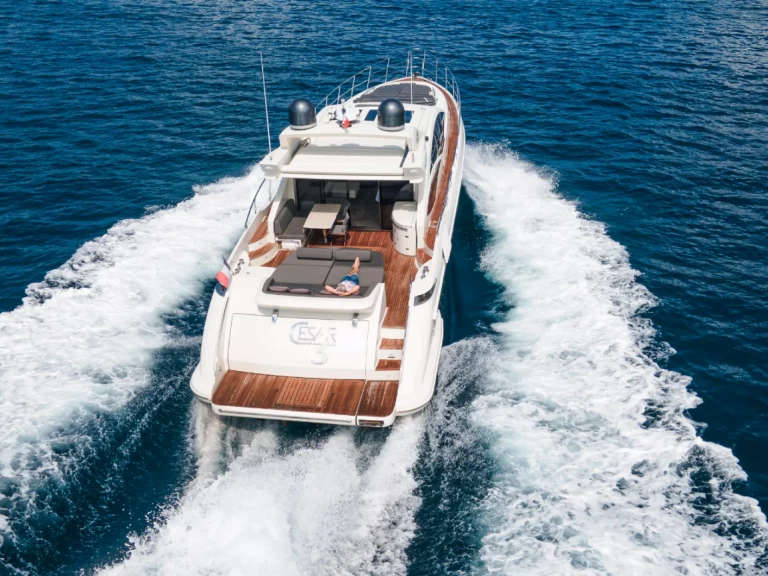Wynajem łodzi Saint-Tropez tanio Azimut 68 S