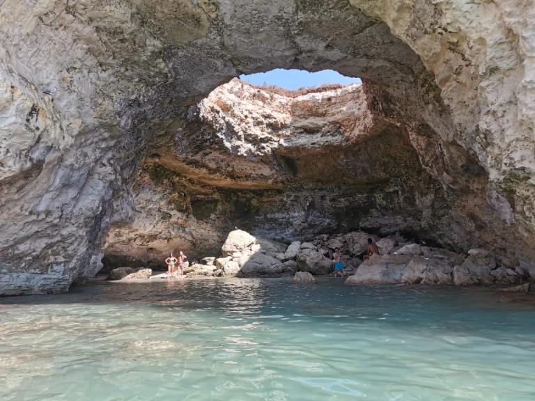 Pasca dolphin 25 między profesjonalistami a osobami prywatnymi w Otranto