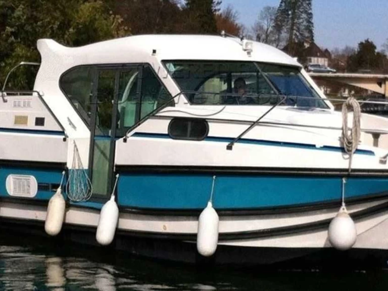 Nicols Nicols 900 między profesjonalistami a osobami prywatnymi w Castelnaudary