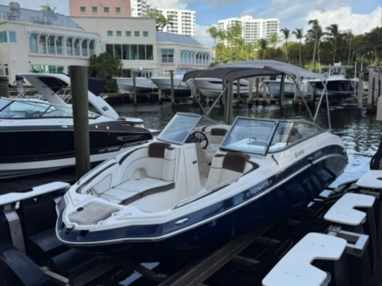 Wynajem łodzi Yamaha Limited 24 5 w Miami na SamBoat 