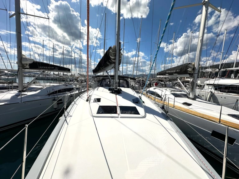 Żaglowiec do wynajmu w Donji Seget w najlepszej cenie