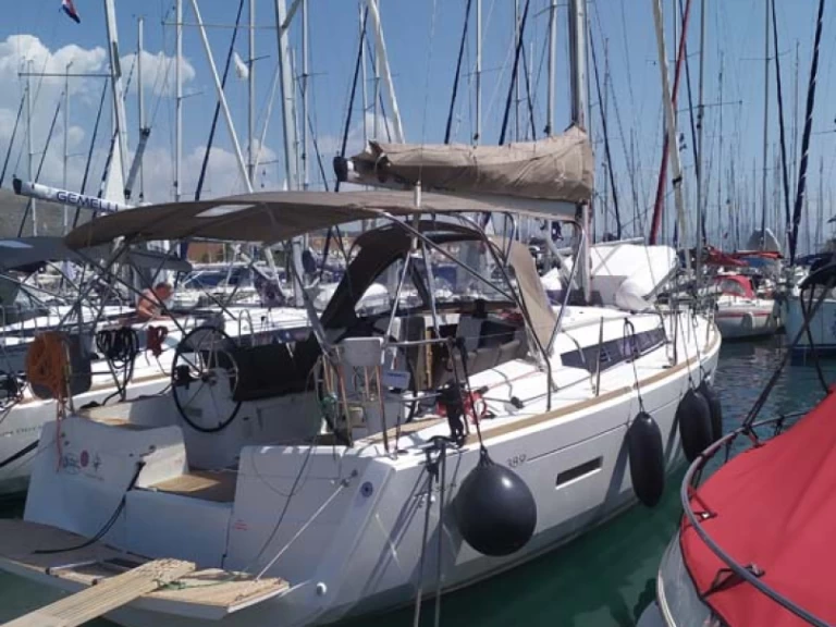 Wynajem łodzi Trogir tanio Sun Odyssey 389