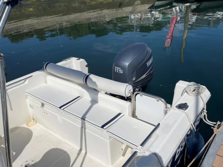 Wynajem w La Trinité-sur-Mer- Kelt White Shark 206 na SamBoat
