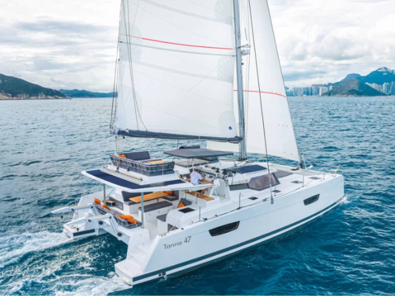 Fountaine Pajot Tanna 47 między profesjonalistami a osobami prywatnymi w Le Marin