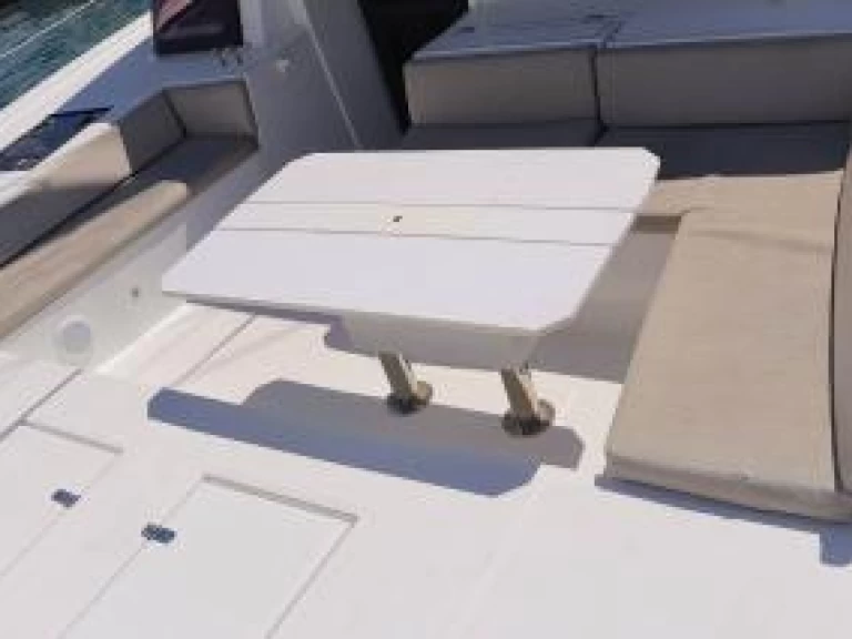 Bali Bali 4.6 między profesjonalistami a osobami prywatnymi w Road Town