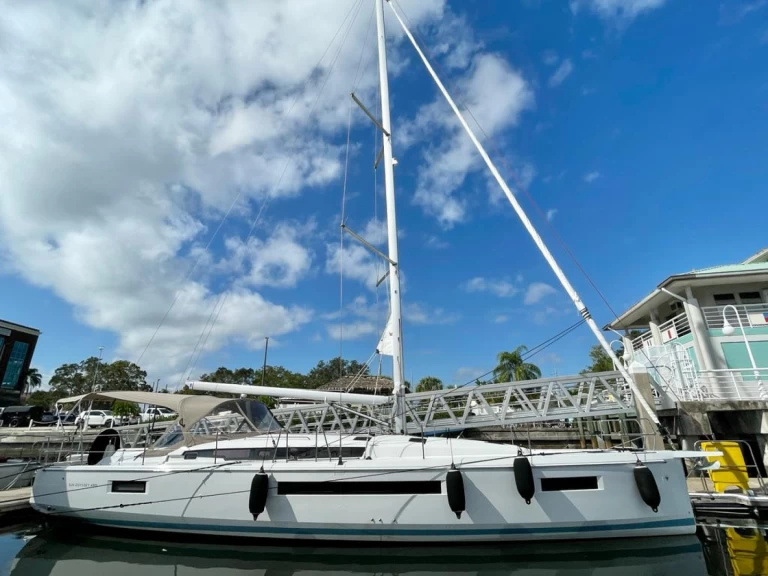 Żaglowiec do wynajmu w St Petersburg Port w najlepszej cenie