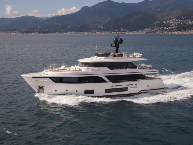 Wynajmij Custom Line RARE GEM  w Imperia