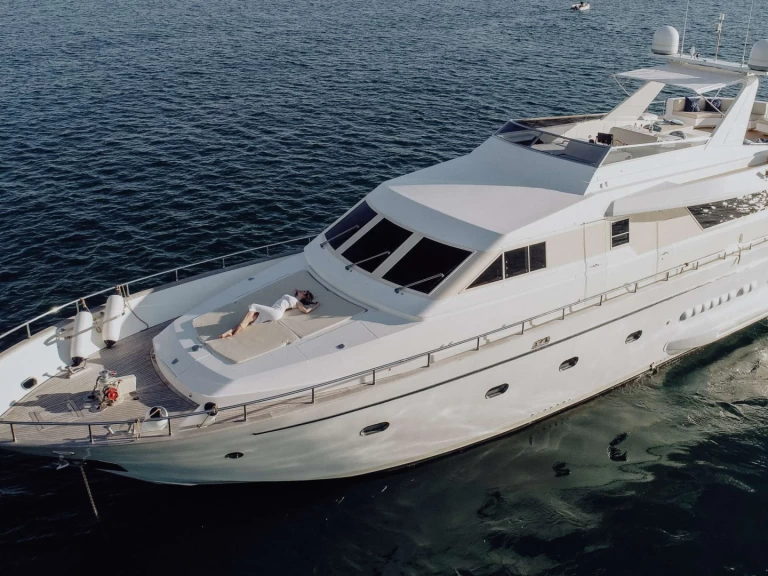 Wynajmij Luksusowy jacht z lub bez skippera Versilcraft w Brindisi