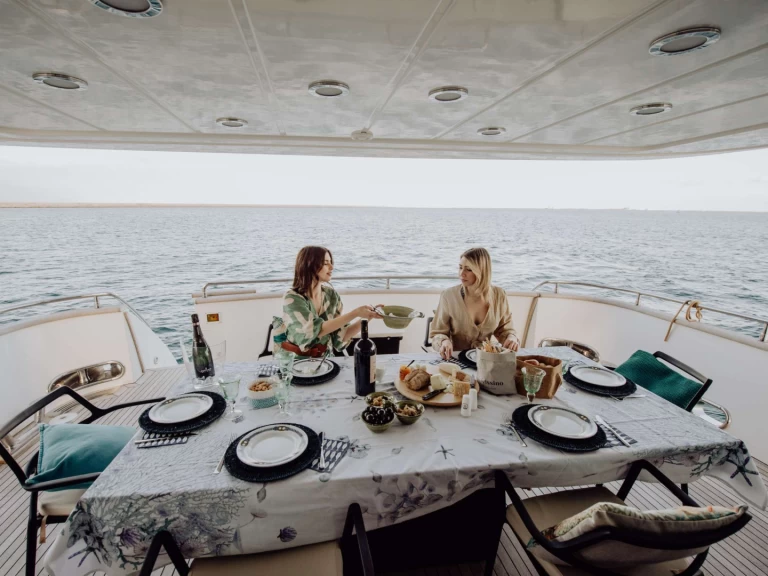 Wynajmij Luksusowy jacht z lub bez skippera Versilcraft w Brindisi