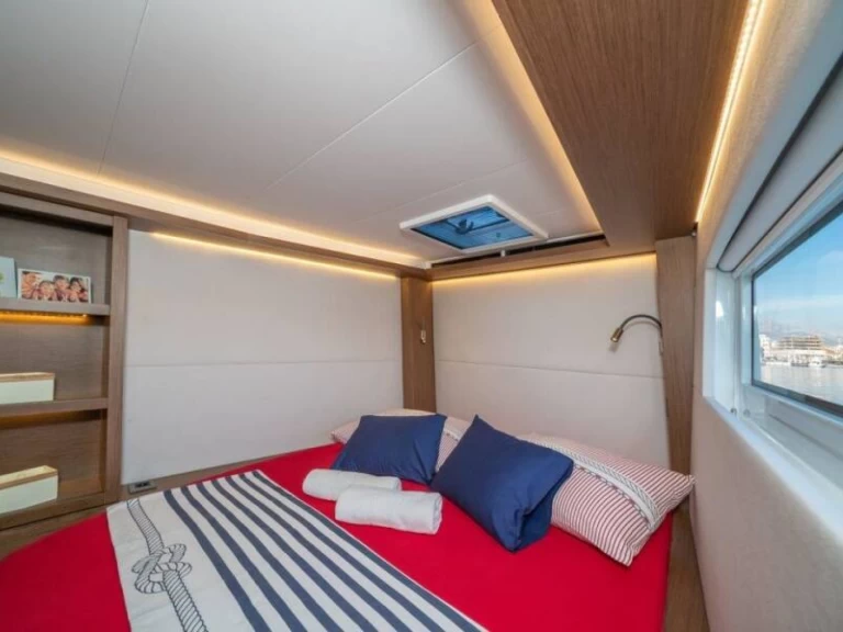 Wynajem Katamaran Lagoon z patentem 