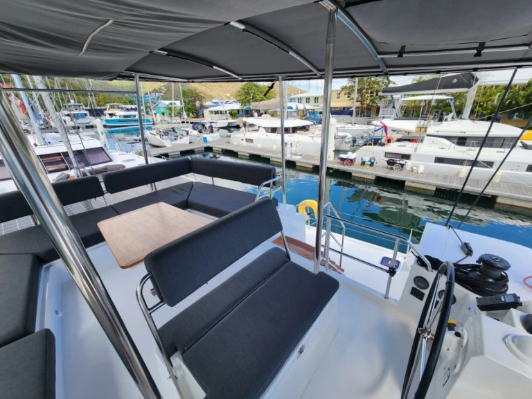 Wynajmij Nautitech Nautitech 46 Fly w Road Town