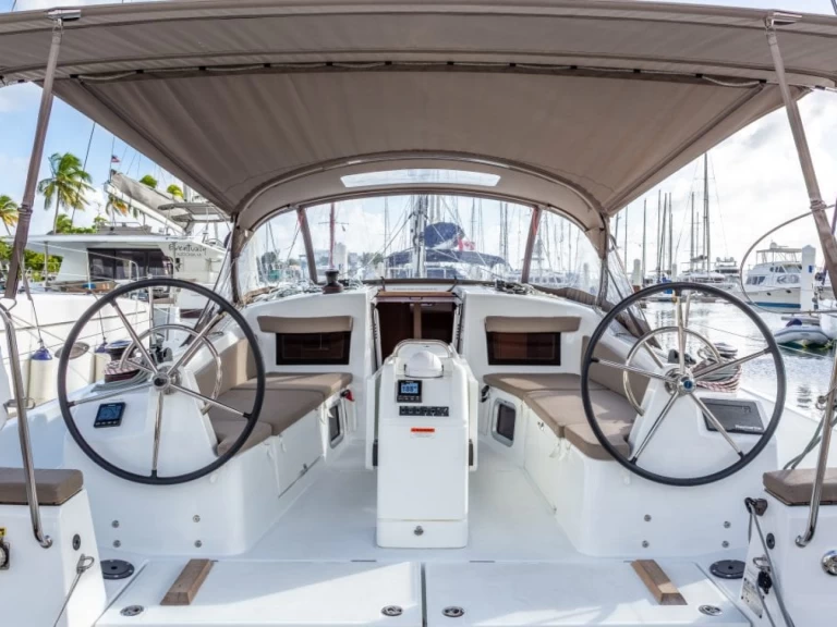 Wynajmij Żaglowiec z lub bez skippera Jeanneau w Road Town