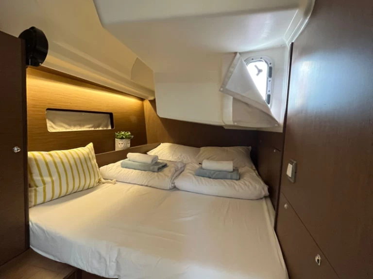 Wynajem łodzi Pomer tanio Oceanis 40.1