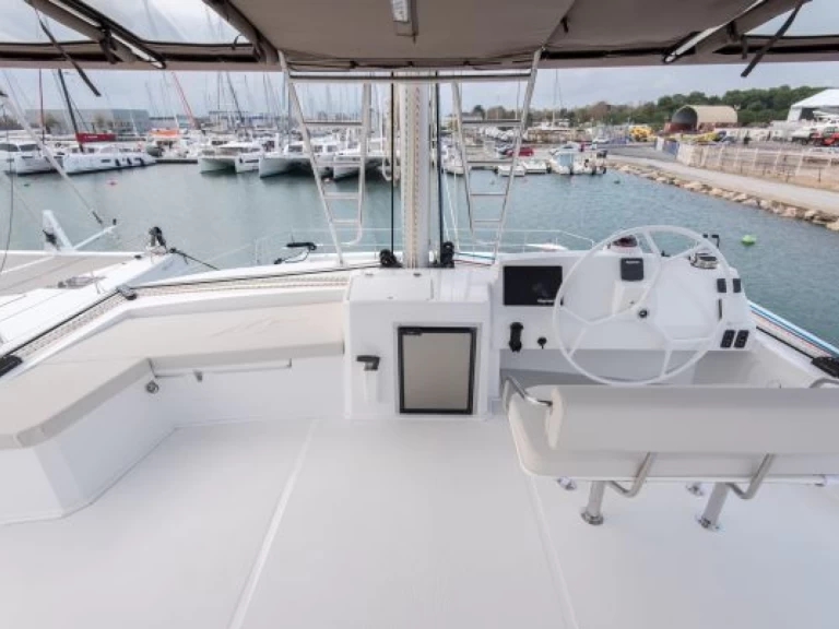 Bali Bali 5.4 między profesjonalistami a osobami prywatnymi w Anse Marcel