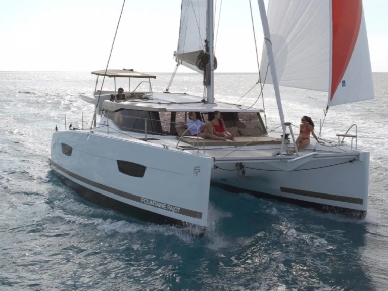 Wynajem Katamaran Fountaine Pajot z patentem 