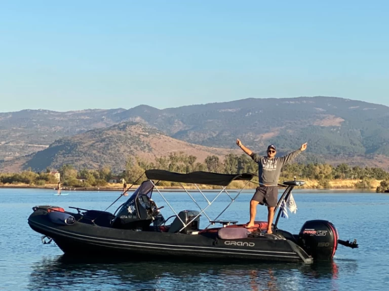 Wynajmij Łódż półsztywna z lub bez skippera Grand Boats w Plomári