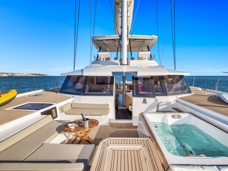 Wynajem Luksusowy jacht Fountaine Pajot z patentem 
