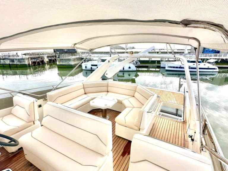 Wynajmij Princess 65 w Lizbona