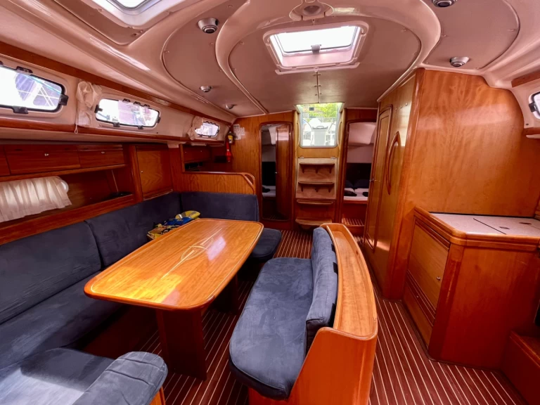 Wynajmij Bavaria Cruiser 46 w Marina (City)