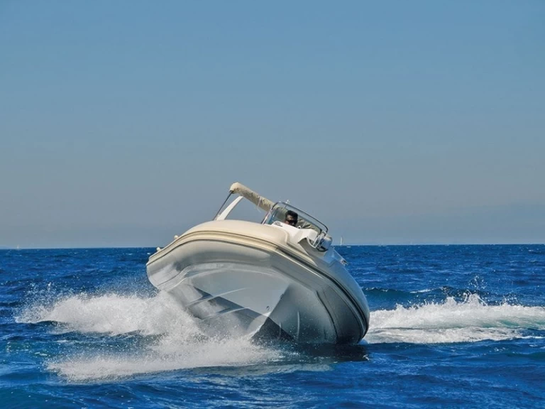 Wynajmij Capelli Capelli 770 w Hyeres