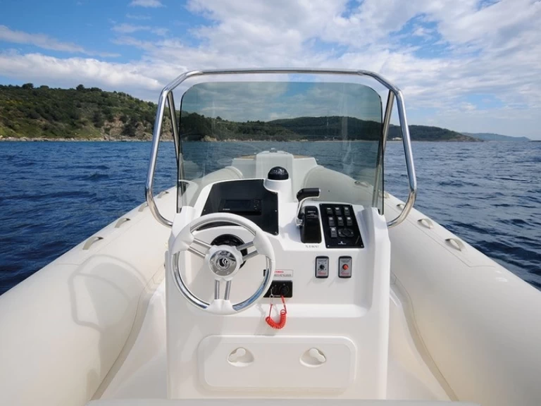 Wynajem łodzi Capelli Capelli 770 w Hyeres na SamBoat 