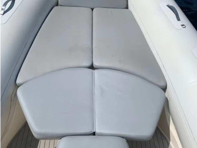 Wynajem Łódż półsztywna Bwa z patentem 