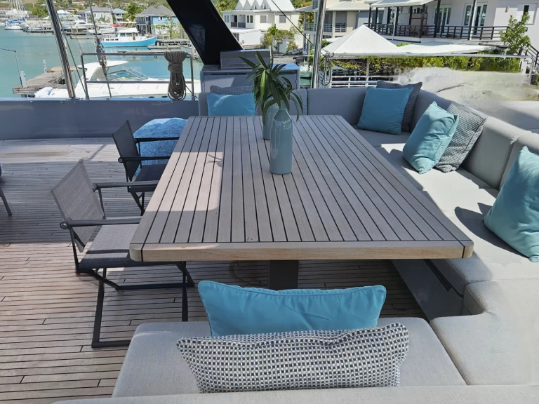 Wynajem Katamaran Sunreef z patentem 