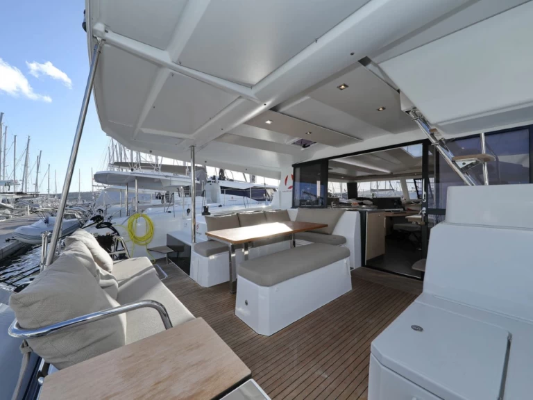 Wynajem łodzi Fountaine Pajot Astrea 42 w Donji Seget na SamBoat 