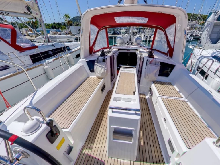 Wynajem łodzi Split tanio Oceanis 35.1