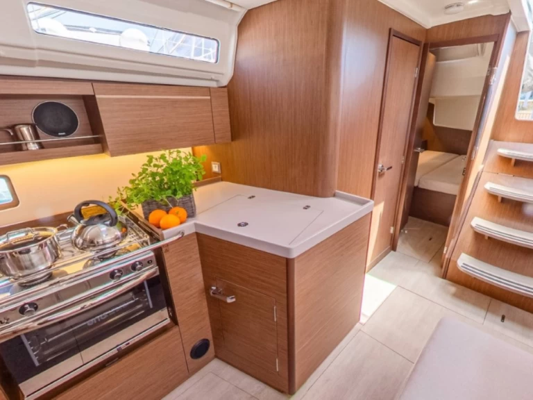 Wynajem łodzi Bénéteau Oceanis 40.1 w Pomer na SamBoat 