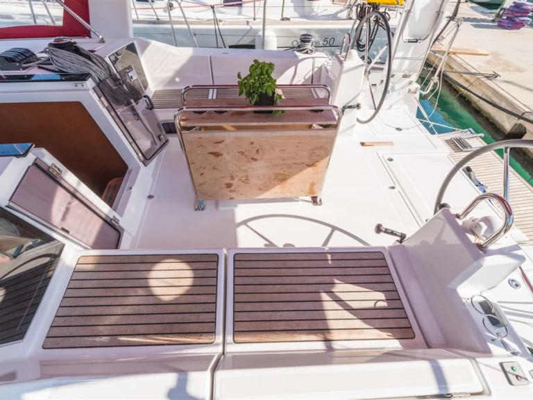 Wynajmij Bénéteau Oceanis 41.1 w Split