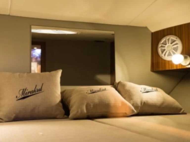 Wynajem Luksusowy jacht Grginić z patentem 