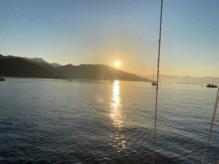 Wynajem Katamaran Fountaine Pajot z patentem 